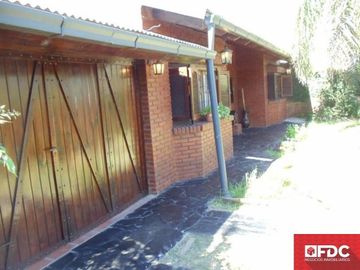 VENTA CASA 3 DORMITORIOS COUNTRY PROFESIONAL FUNES