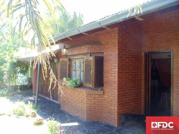 VENTA CASA 3 DORMITORIOS COUNTRY PROFESIONAL FUNES
