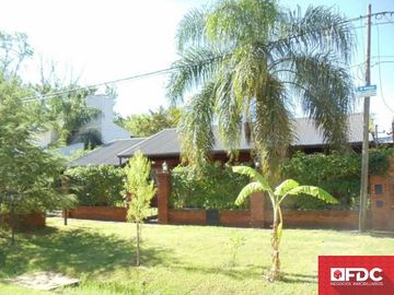 VENTA CASA 3 DORMITORIOS COUNTRY PROFESIONAL FUNES