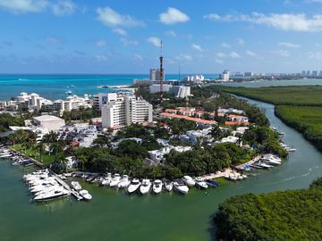 Casa en Venta en Condominio Zona Hotelera Cancún
