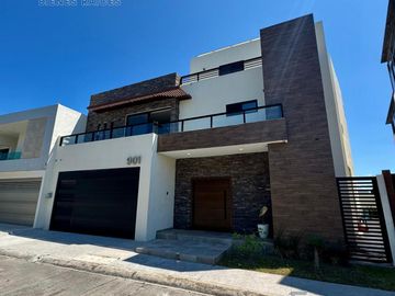 Casa en Venta en Fracc. Lomas Diamante, Alvarado Veracruz.