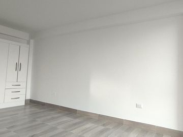 Alquilo Departamento 95 m2 Cercado, Límite Pueblo Libre