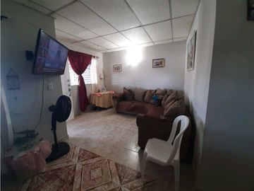 VENDO CASA EN ARRAIJAN VALLE HERMOSO AVENIDA PALMA REAL