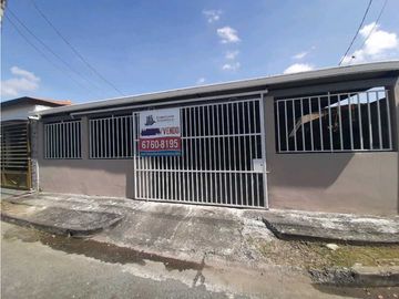 VENDO CASA EN ARRAIJAN VALLE HERMOSO AVENIDA PALMA REAL