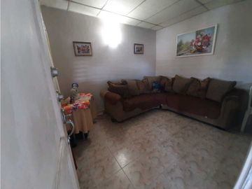 VENDO CASA EN ARRAIJAN VALLE HERMOSO AVENIDA PALMA REAL
