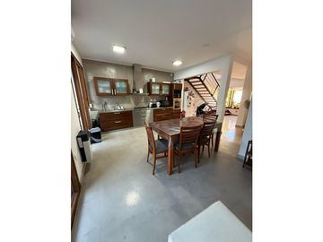Venta Casa 2 Dormitorios  Zona Parque