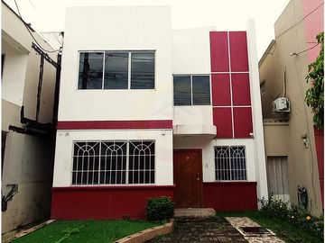 Vendo casa Urb. Castilla- La Aurora, cantón Daule