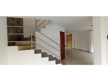Vendo casa Urb. Castilla- La Aurora, cantón Daule