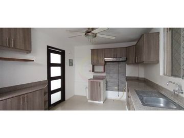Vendo casa Urb. Castilla- La Aurora, cantón Daule