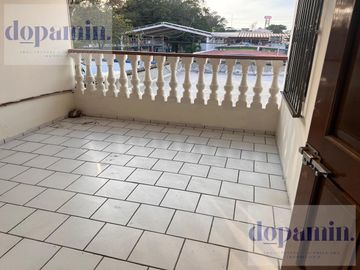 Casa en Unidad Nacional