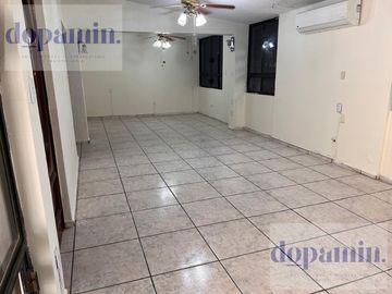 Casa en Unidad Nacional