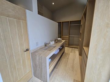 Casa de Lujo en Venta 3 Recamaras Residencial Losantos, Cancún