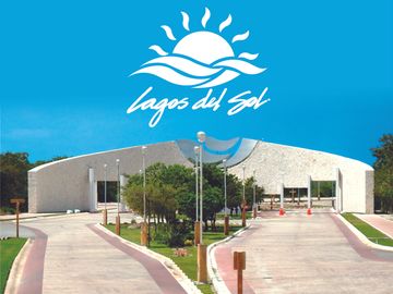 Casa en Venta en Lagos del Sol de 4 Recamaras