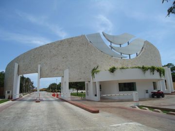Casa en Venta en Lagos del Sol de 4 Recamaras