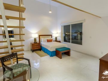 Casa en Venta en Lagos del Sol de 4 Recamaras