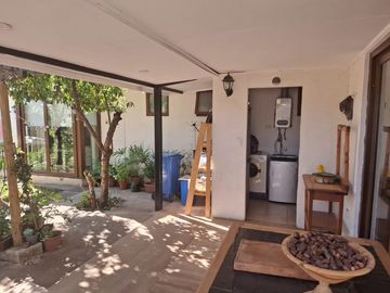 Linda casa de un piso, en Calle Ramón Olate
