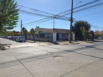 Linda casa de un piso, en Calle Ramón Olate