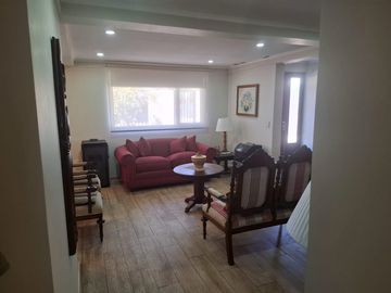 Linda casa de un piso, en Calle Ramón Olate