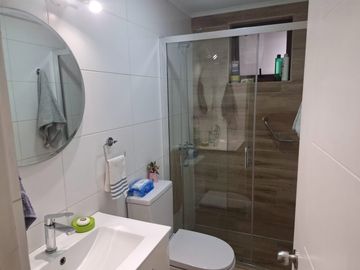Linda casa de un piso, en Calle Ramón Olate