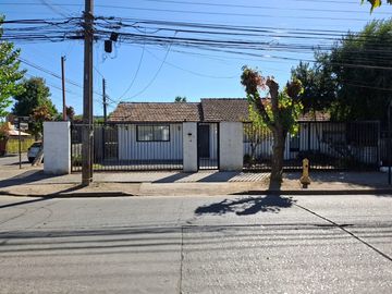 Linda casa de un piso, en Calle Ramón Olate