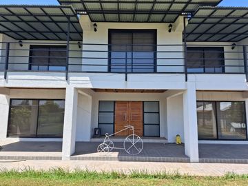Linda Casa estilo Mediterráneo, en Sector Llepo
