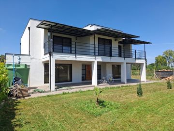 Linda Casa estilo Mediterráneo, en Sector Llepo