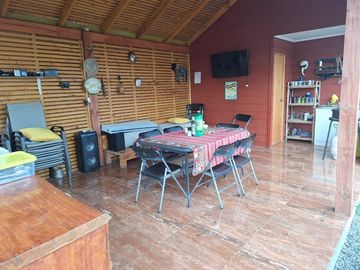 Casa y Parcela de Media Hectárea en Yerbas Buenas