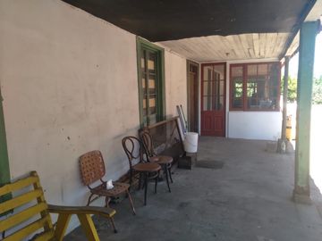 Casa y Parcela de Media Hectárea, ubicada en Villa Alegre