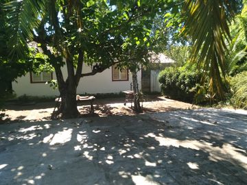 Casa y Parcela de Media Hectárea, ubicada en Villa Alegre