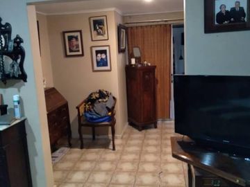 Casa de Dos Pisos en Avda Pdte Ibañez
