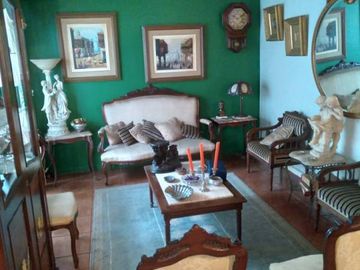 Casa de Dos Pisos en Avda Pdte Ibañez
