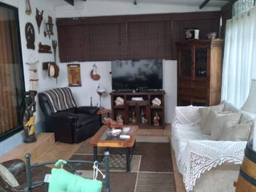 Casa de Dos Pisos en Avda Pdte Ibañez