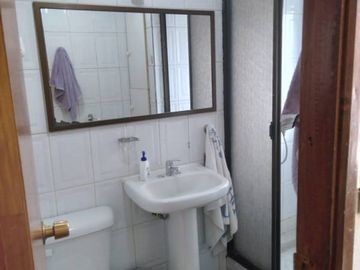 Casa de Dos Pisos en Avda Pdte Ibañez