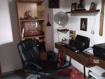 Casa de Dos Pisos en Avda Pdte Ibañez
