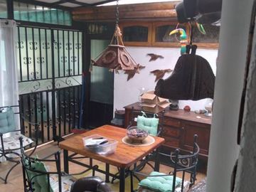 Casa de Dos Pisos en Avda Pdte Ibañez