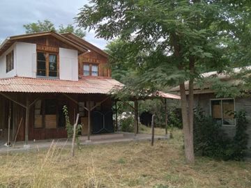 Casa en Parcela de 8.200.- Mts, en Sector Miraflores