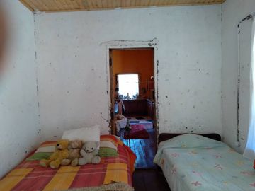 Linda Parcela con casa de 400 Mts2 construìdos y Camping