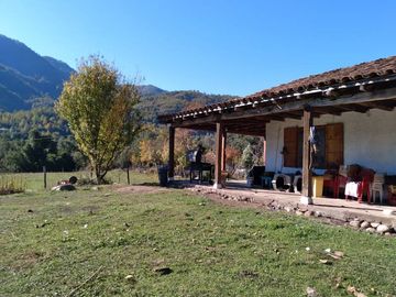 Linda Parcela con casa de 400 Mts2 construìdos y Camping