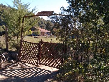 Linda Parcela con casa de 400 Mts2 construìdos y Camping
