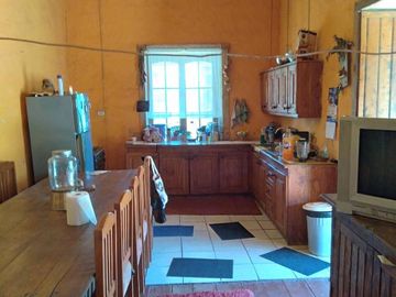 Linda Parcela con casa de 400 Mts2 construìdos y Camping