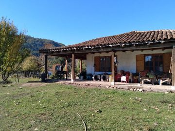 Linda Parcela con casa de 400 Mts2 construìdos y Camping