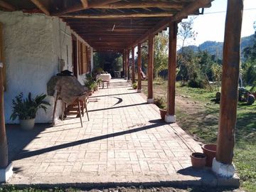 Linda Parcela con casa de 400 Mts2 construìdos y Camping
