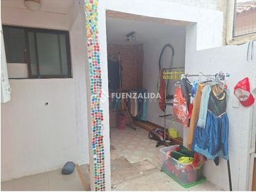 Casa en Venta en Carlos Ossandon / Veintitres de Febrero