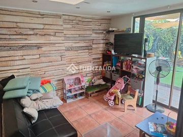 Casa en Venta en Carlos Ossandon / Veintitres de Febrero