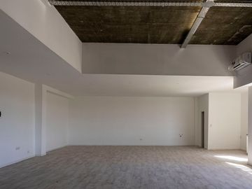 DEPARTAMENTO SHOWROOM OFICINA TIGRE NORDELTA