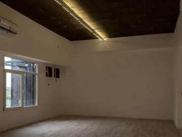 DEPARTAMENTO SHOWROOM OFICINA TIGRE NORDELTA