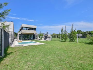 CASA EN VENTA SAN PATRICIO II LA PLATA 3 DORM