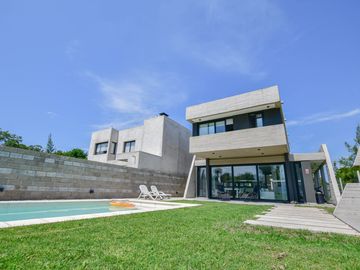 CASA EN VENTA SAN PATRICIO II LA PLATA 3 DORM