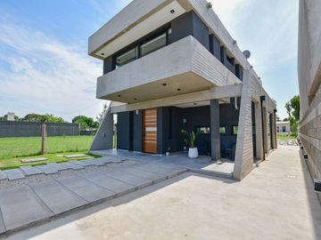 CASA EN VENTA SAN PATRICIO II LA PLATA 3 DORM