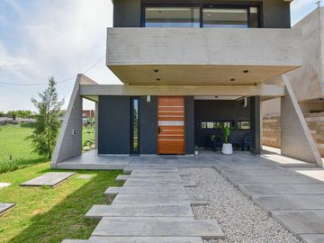 CASA EN VENTA SAN PATRICIO II LA PLATA 3 DORM